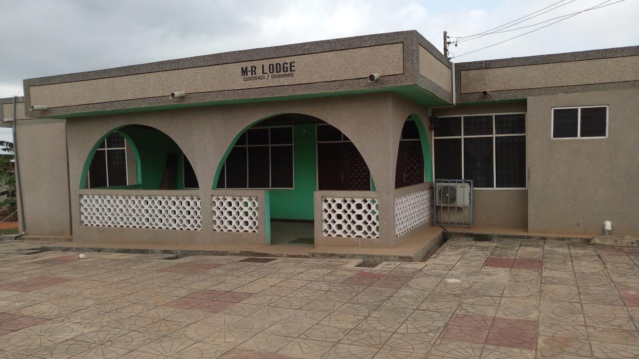 M-R Lodge Mankesim Exterior photo